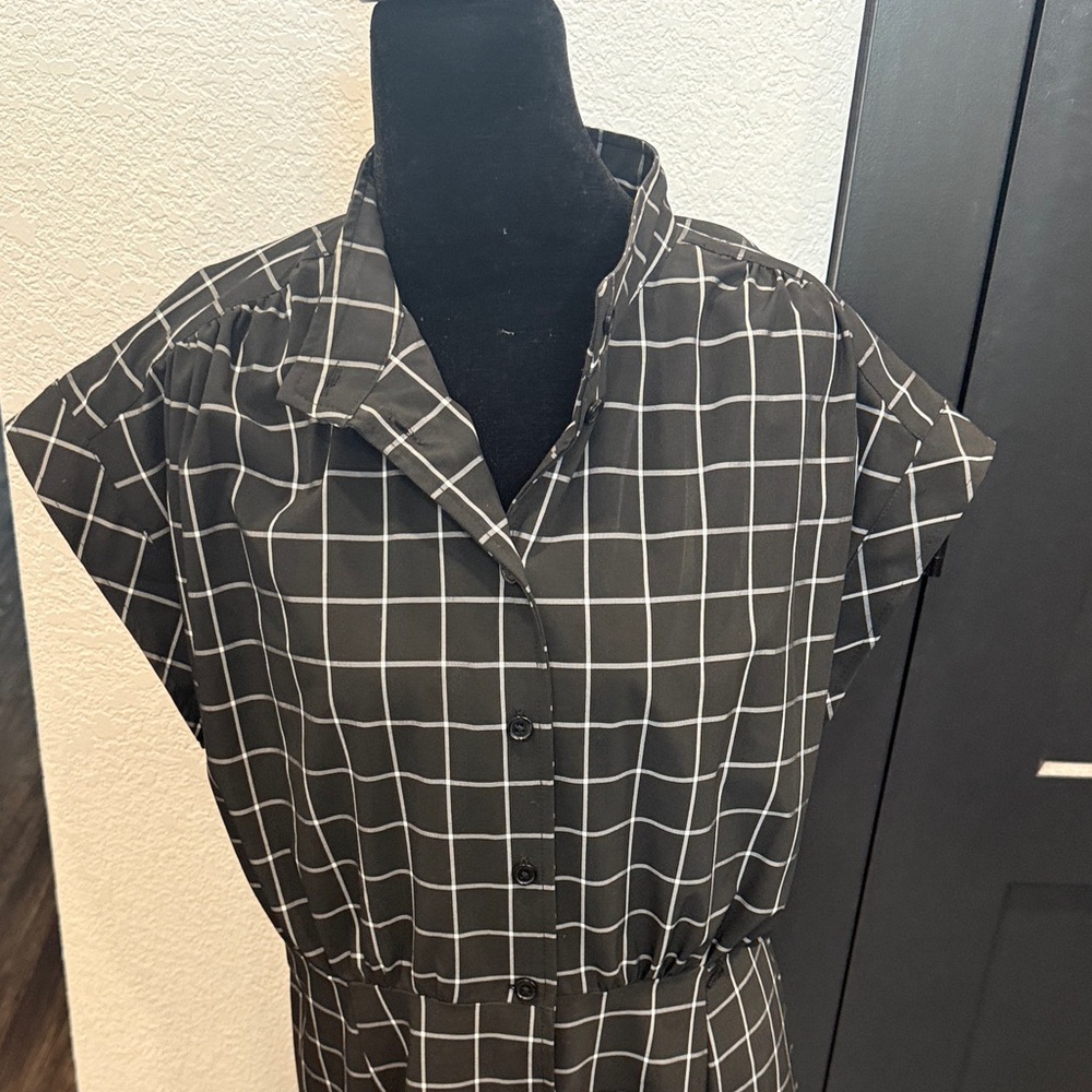 Calvin Klein Black and White Dress Size Medium - Picture 3 of 7